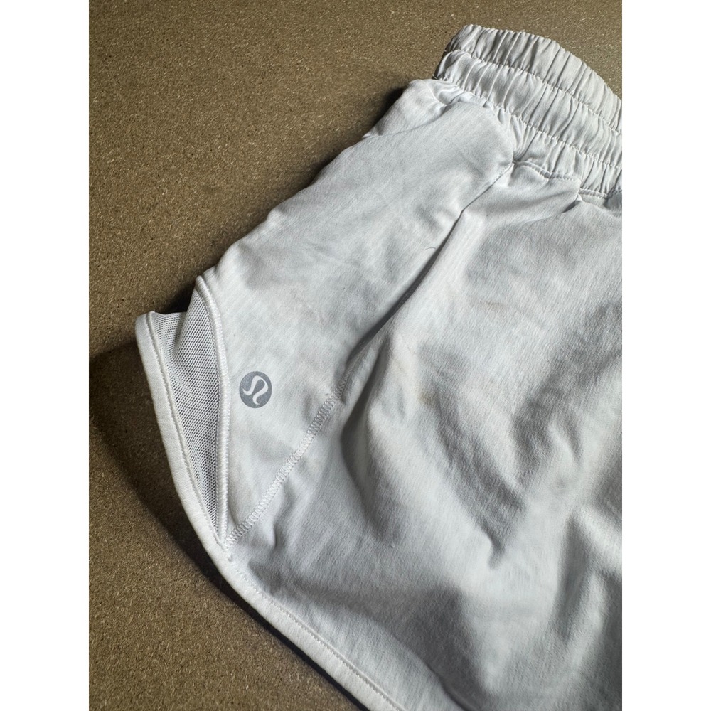 Lululemon Hotty Hot High-Rise Lined Short 4 White Running Training Size 6 Reg - Picture 3 of 6